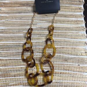 NWT NY&C tortoise look link necklace